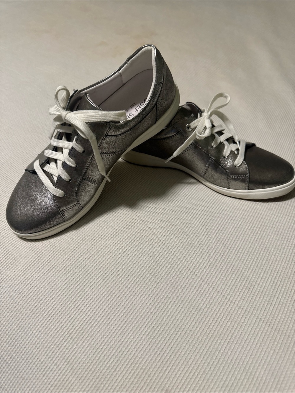 Josef Seibel Women’s Metallic Pewter Leather Lace-Up Comfort Sneakers EU 38